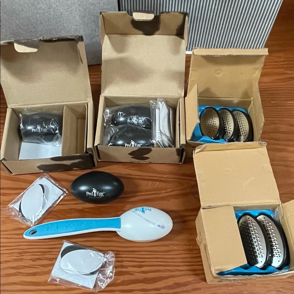 Callous foot scraper w/replacement pads & shredders New still in original box
